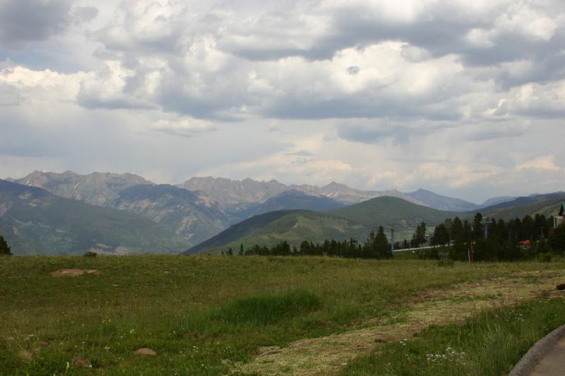 2006-07-23 15:40:44 ** Vail ** Looking north from Vail Mountain. 2006-07-23 15:40:44 ** Vail ** Looking north from Vail Mountain.
