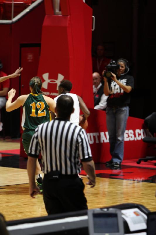 2014-11-05 19:12:52 ** Alaska Anchorage, Basketball, Cheyenne Wilson, Damenbasketball, Utah Utes ** 