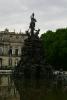 Fortuna-Brunnen

1884-85 geschaffen von Wilhelm von Rümann in Anlehnung an einen Brunnen des Königspalastes La Granja de San Ildefonso in Spanien.

Dargestellt ist die antike Göttin Fortuna auf dem Glücksrad. Zu ihren Füßen der Meeresgott Triton und die Meeresnymphe Nereide. Sechs auf Delfinen reitende Putten umgeben den Felsaufbau an der Mitte. Am Beckenrad mythologische Figuren und Puttengruppen.