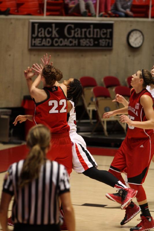 2013-11-15 19:06:53 ** Basketball, Ciera Dunbar, Damenbasketball, Michelle Plouffe, Nebraska, Utah Utes ** 