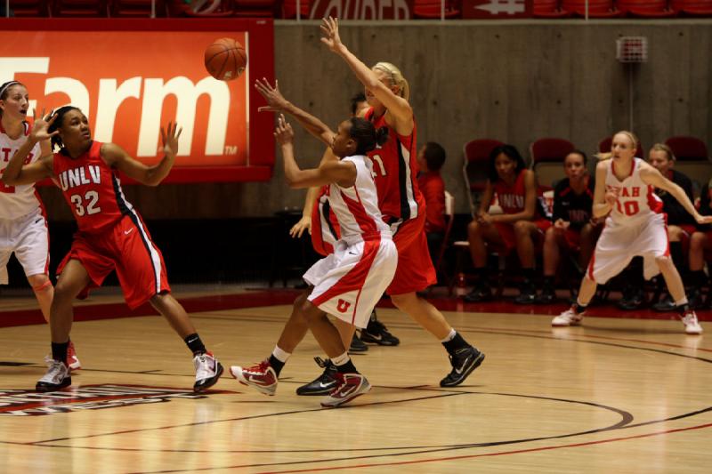 2010-01-16 15:31:54 ** Basketball, Damenbasketball, Janita Badon, Josi McDermott, Kalee Whipple, UNLV, Utah Utes ** 