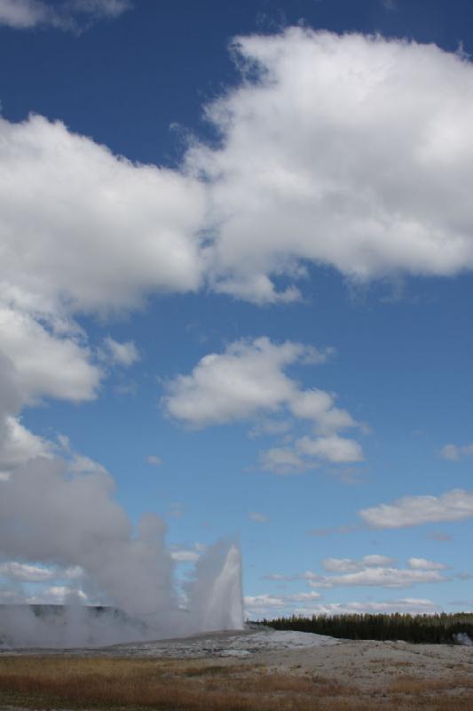 2008-08-15 11:41:10 ** Yellowstone National Park ** End of the eruption of Old Faithful.