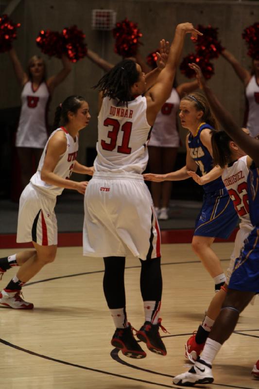 2013-12-30 19:33:29 ** Basketball, Ciera Dunbar, Damenbasketball, Danielle Rodriguez, Malia Nawahine, UC Santa Barbara, Utah Utes ** 