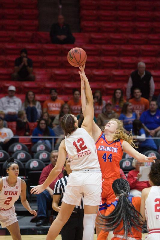 2017-11-27 17:59:48 ** Basketball, Damenbasketball, Emily Potter, Tilar Clark, Tori Williams, Utah Utes, UT Arlington ** 