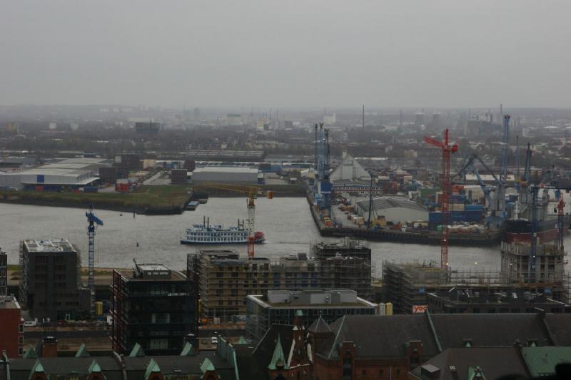 2006-11-25 11:57:40 ** Deutschland, Hamburg, St. Nikolai ** Hamburger Hafen mit Ausflugsdampfer.