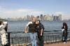 Ruben und Erica auf "Liberty Island" mit Manhattan im Hintergrund.