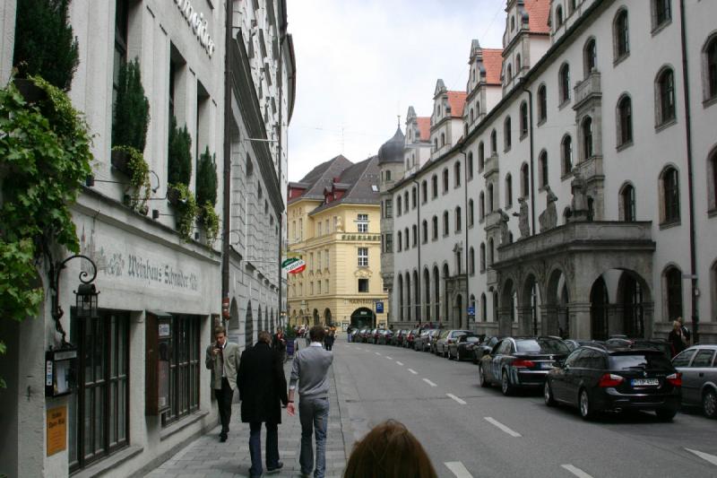 2008-05-19 13:25:38 ** Deutschland, München ** Straße in der Münchener Innenstadt.