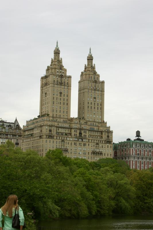 2006-05-08 14:06:36 ** New York ** Gebäude 'The San Remo'.