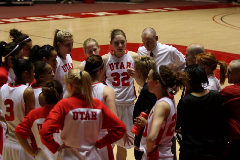 2010-01-30 16:37:59 ** Anthony Levrets, Basketball, BYU, Chelsea Bridgewater, Damenbasketball, Diana Rolniak, Elaine Elliott, Halie Sawyer, Hennasea Tokumura, Iwalani Rodrigues, Janita Badon, Josi McDermott, Kalee Whipple, Lana Sitterud, Rachel Messer, Rita Sitivi, Sasha McKinnon, Steve Farley, Taryn Wicijowski, Utah Utes, Velaida Harris ** 