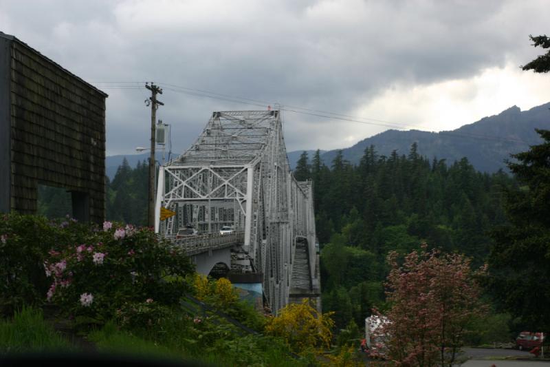 2005-05-06 18:04:33 ** Oregon ** 'Bridge of the Gods'. Using this bridge to cross the Columbia costs a small fee.