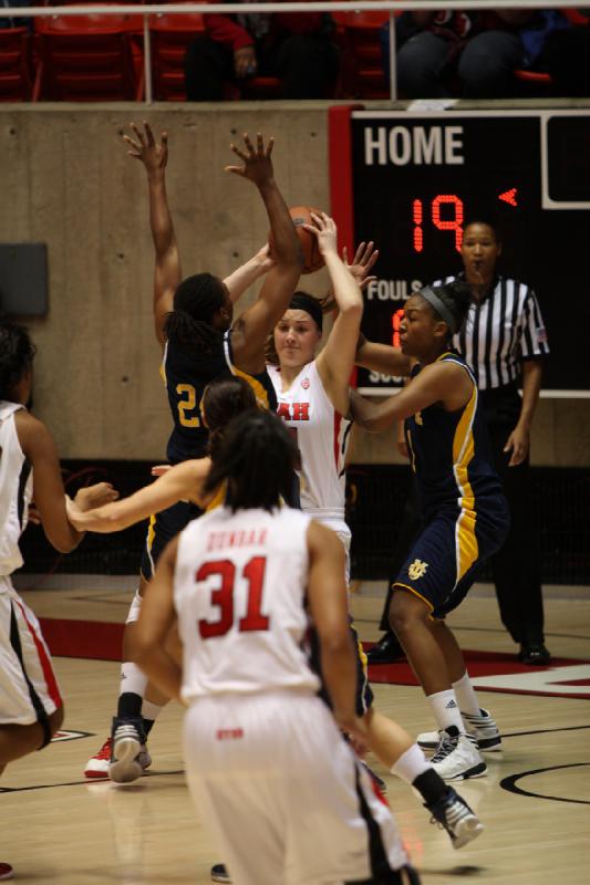 2012-12-20 19:14:54 ** Basketball, Ciera Dunbar, Paige Crozon, UC Irvine, Utah Utes, Women's Basketball ** 