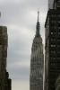 Zwischen all den Straßen ein Blick auf das Empire State Building, das zur Zeit höchste Gebäude in New York.