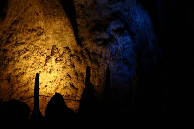 2005-08-20 14:08:06 ** Deutschland, München ** Die Grotte ist künstlich und wurde schon zu Ludwigs Zeiten beleuchtet.