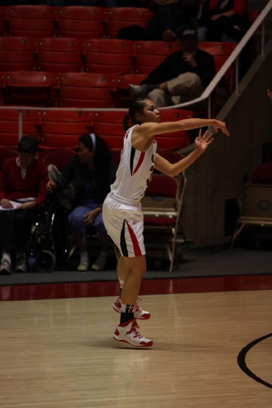 2013-11-08 20:50:26 ** Basketball, Damenbasketball, Malia Nawahine, University of Denver, Utah Utes ** 