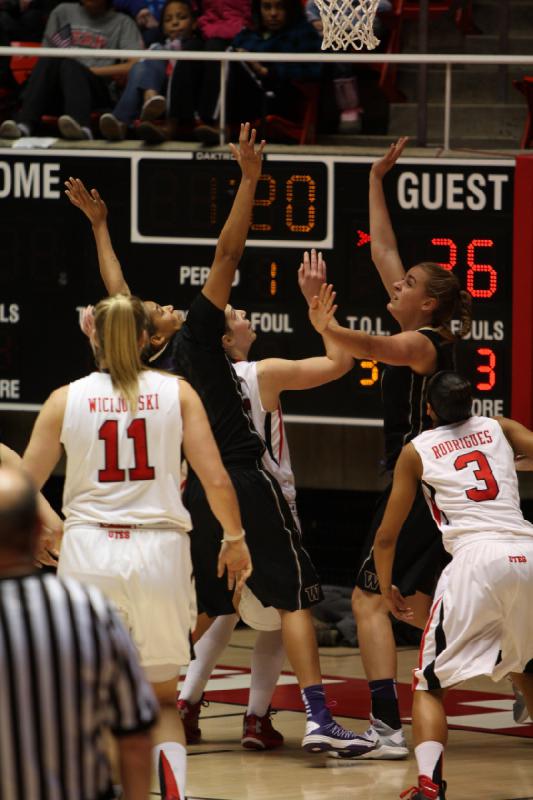 2013-02-22 18:31:32 ** Basketball, Damenbasketball, Iwalani Rodrigues, Michelle Plouffe, Taryn Wicijowski, Utah Utes, Washington ** 