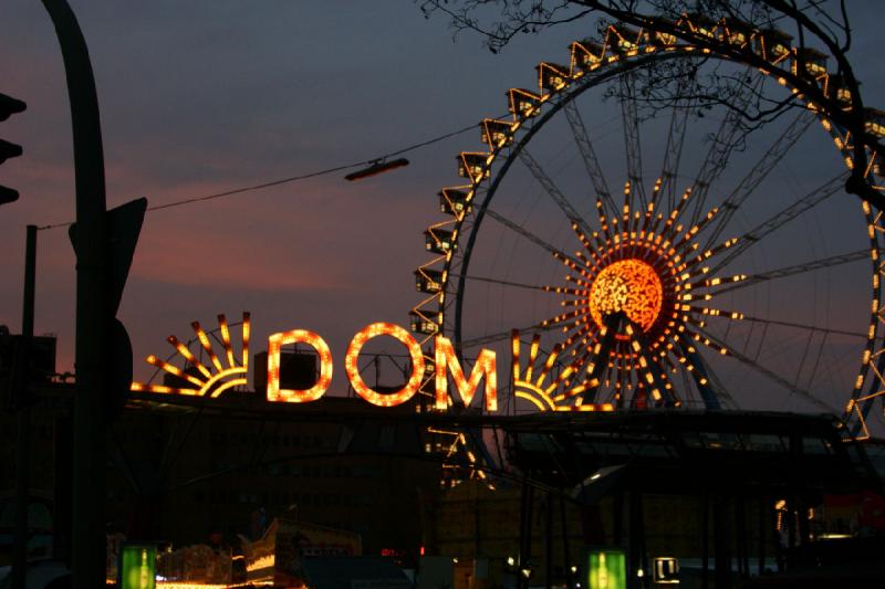 2006-11-25 16:22:40 ** Deutschland, Hamburg ** Eingang zum Hamburger Dom.