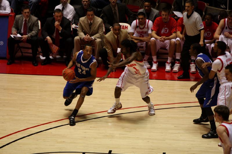 2010-01-23 16:09:04 ** Air Force, Basketball, Carlon Brown, Herrenbasketball, Jason Washburn, Jay Watkins, Utah Utes ** 