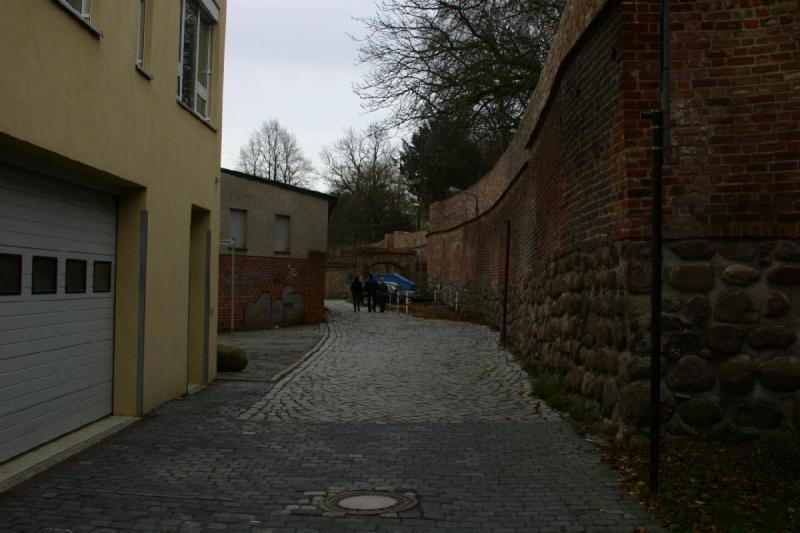 2006-11-26 14:09:26 ** Deutschland, Rostock ** Rostocker Stadtmauer.