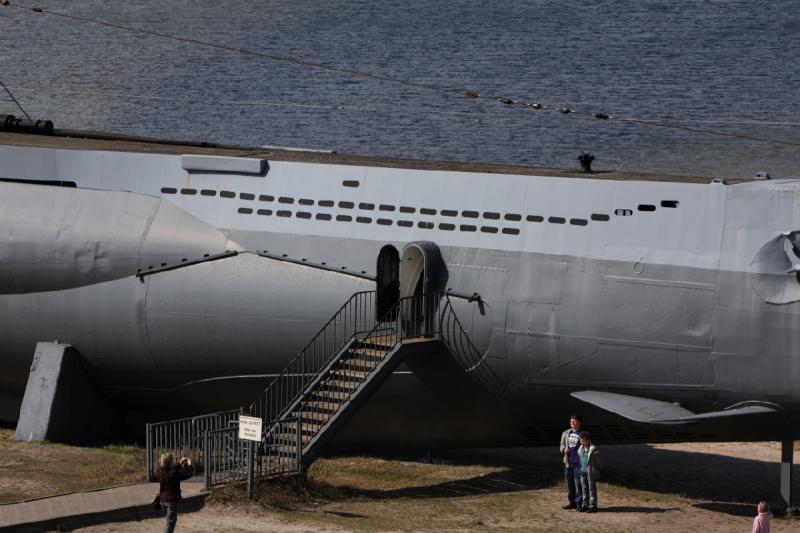 2010-04-07 13:36:03 ** Germany, Laboe, Submarines, Type VII, U 995 ** The exit at the bow.