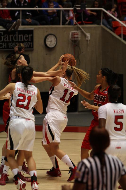 2012-11-13 20:32:38 ** Basketball, Chelsea Bridgewater, Cheyenne Wilson, Damenbasketball, Southern Utah, Taryn Wicijowski, Utah Utes ** 