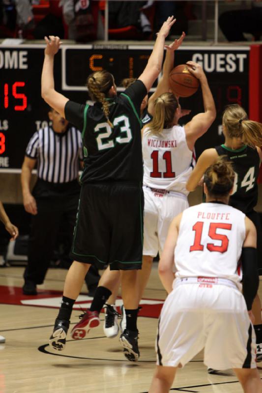 2012-12-29 15:28:30 ** Basketball, Michelle Plouffe, North Dakota, Taryn Wicijowski, Utah Utes, Women's Basketball ** 