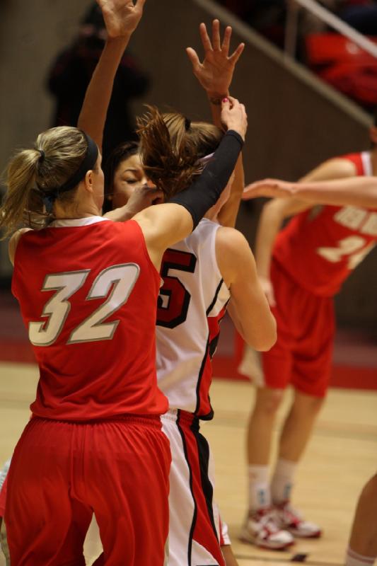 2011-02-19 18:42:39 ** Basketball, Damenbasketball, Michelle Plouffe, New Mexico Lobos, Utah Utes ** 