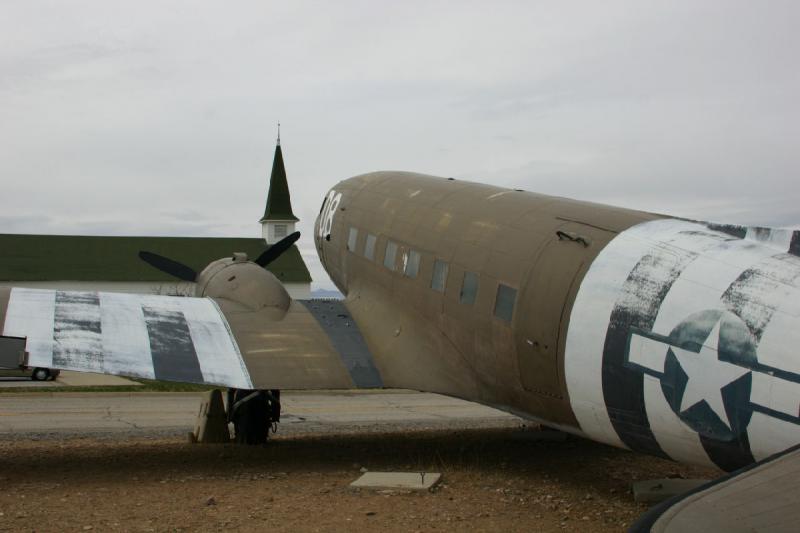 2007-04-01 14:45:16 ** Air Force, Hill AFB, Utah ** Douglas C-47B 'Skytrain'. 1940 wurden die ersten Exemplare bestellt. Entwickelt wurde auf Basis der DC-3, einem kommerziellen Flugzeug von 1936.