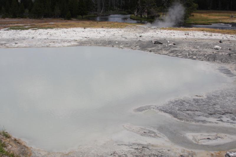 2009-08-03 13:00:50 ** Yellowstone Nationalpark ** 'Wall Pool', das Wandbecken.