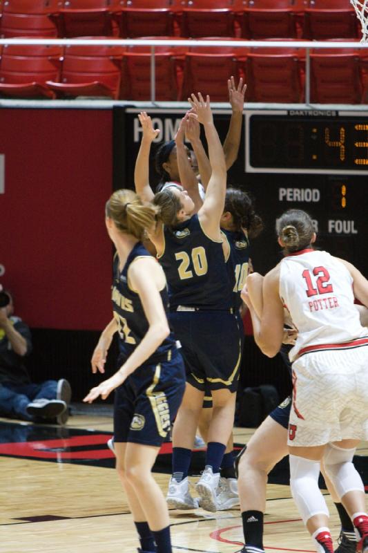 2015-12-29 19:03:38 ** Basketball, Damenbasketball, Emily Potter, Tanaeya Boclair, UC Davis, Utah Utes ** 