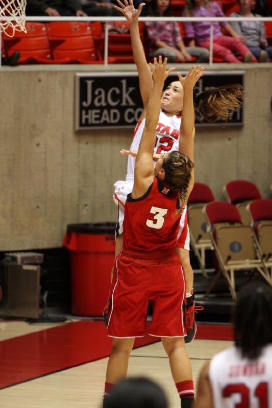 2013-11-15 19:19:16 ** Basketball, Ciera Dunbar, Damenbasketball, Danielle Rodriguez, Nebraska, Utah Utes ** 