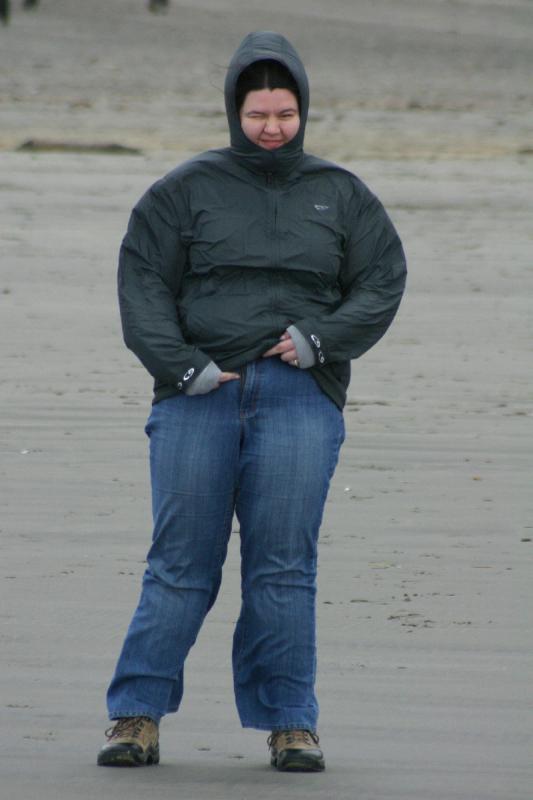 2006-01-28 15:24:00 ** Erica, Oregon, Seaside ** The wind was strong enough to unzip Erica's pants.