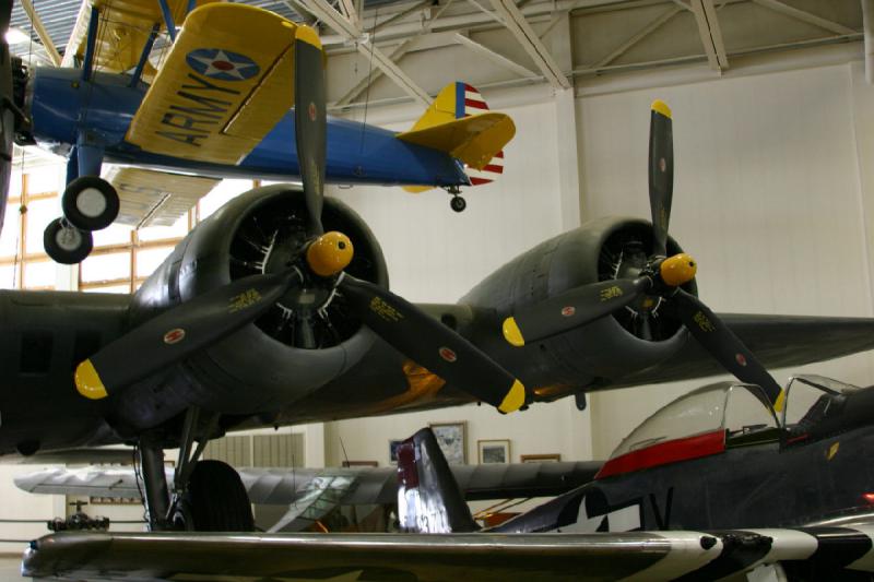 2007-04-08 14:34:32 ** Air Force, Hill AFB, Utah ** Boeing B-17 'Flying Fortress' and in the foreground a North American P-51 'Mustang'.