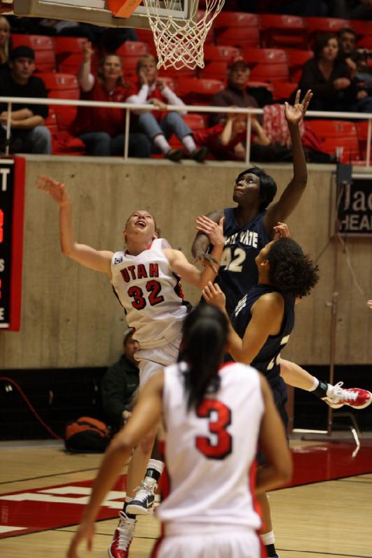 2011-01-01 16:41:15 ** Basketball, Damenbasketball, Diana Rolniak, Iwalani Rodrigues, Utah State, Utah Utes ** 