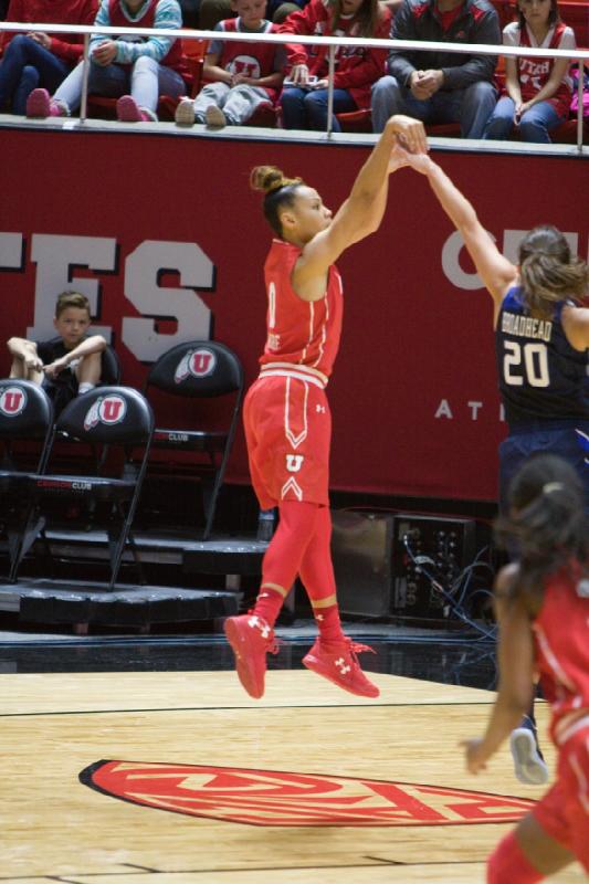 2016-12-10 17:47:04 ** Basketball, BYU, Damenbasketball, Kiana Moore, Tanaeya Boclair, Utah Utes ** 