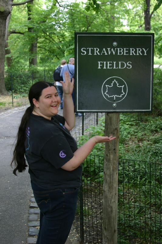 2006-05-08 14:21:52 ** Erica, New York ** 'Strawberry Fields' benannt im Andenken an John Lennon.