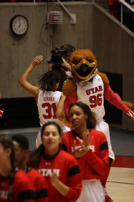 2013-12-11 18:58:26 ** Basketball, Ciera Dunbar, Damenbasketball, Swoop, Utah Utes, Utah Valley University ** 