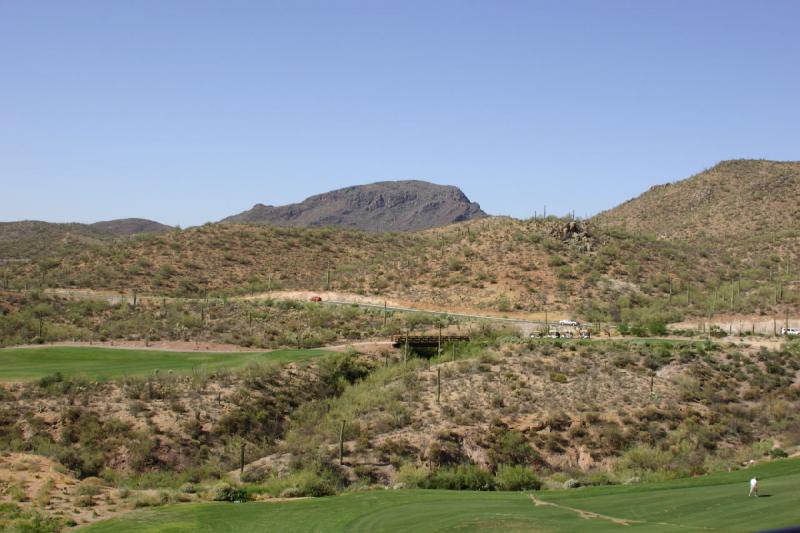 2006-06-16 15:37:32 ** Tucson ** Golfkurs im Vordergrund und die 'Saguaro' Kakteen im Hintergrund.