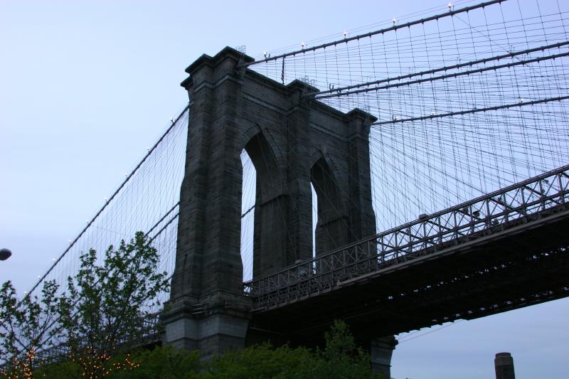 2006-05-07 19:57:30 ** New York ** 'Brooklyn Bridge'.