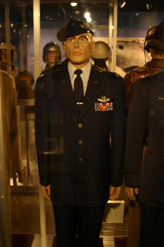 2007-04-01 15:02:02 ** Air Force, Hill AFB, Utah ** Air Force officer's uniform.