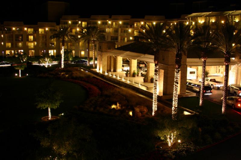 2007-04-14 20:00:08 ** Phoenix ** Porte cochère of our hotel. 2007-04-14 20:00:08 ** Phoenix ** Porte cochère of our hotel.