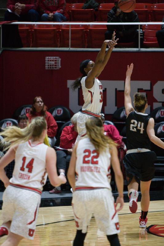 2015-12-03 19:07:52 ** Basketball, CSUN, Damenbasketball, Danielle Rodriguez, Paige Crozon, Tanaeya Boclair, Utah Utes ** 