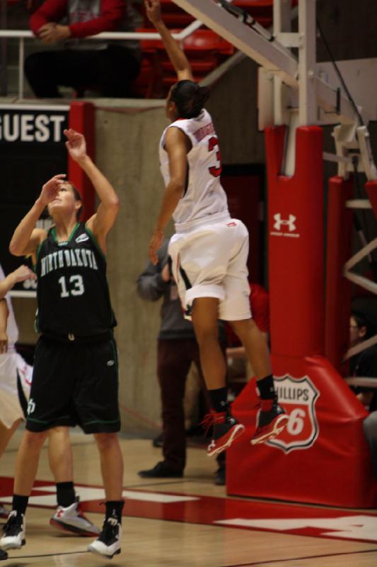 2012-12-29 15:38:14 ** Basketball, Damenbasketball, Iwalani Rodrigues, North Dakota, Utah Utes ** 