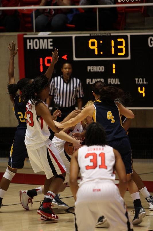 2012-12-20 19:14:55 ** Ariel Reynolds, Basketball, Ciera Dunbar, Damenbasketball, UC Irvine, Utah Utes ** 