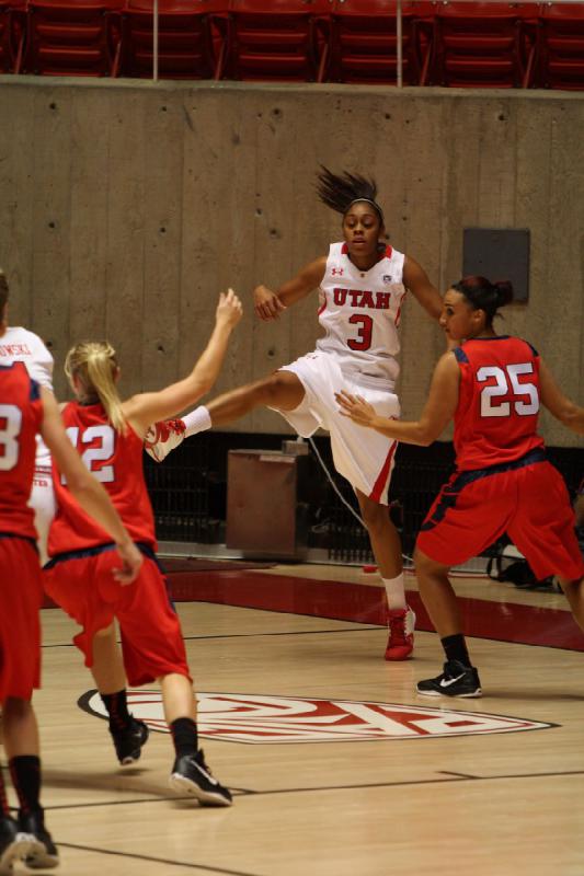 2011-11-05 17:38:15 ** Basketball, Damenbasketball, Dixie State, Iwalani Rodrigues, Utah Utes ** 