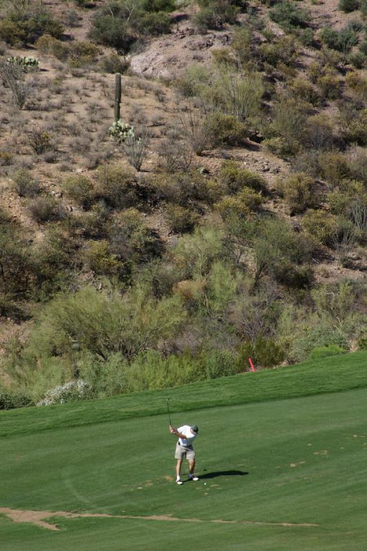 2006-06-16 15:37:18 ** Tucson ** Golfer auf dem Starr Pass Golfkurs bei unserem Hotel.