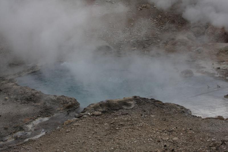 2009-08-02 15:56:19 ** Yellowstone Nationalpark ** Beryll-Quelle im Gibbon-Geysir-Becken.