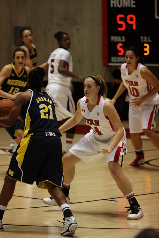 2012-11-16 17:56:39 ** Basketball, Cheyenne Wilson, Michigan, Nakia Arquette, Paige Crozon, Utah Utes, Women's Basketball ** 