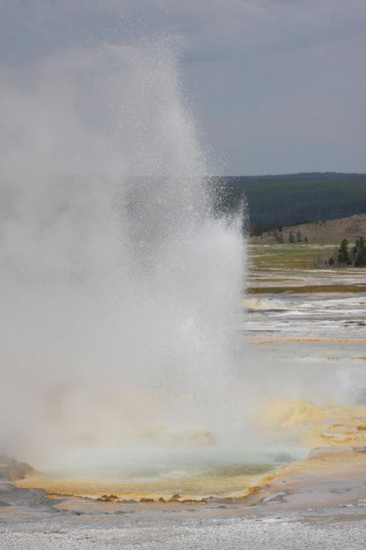 2009-08-03 10:47:39 ** Yellowstone National Park ** Boiling water in the area of 'Fountain Paint Pot'.