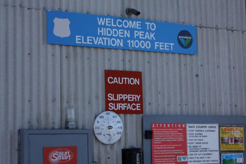 2008-10-25 16:30:49 ** Little Cottonwood Canyon, Snowbird, Utah ** 'Hidden Peak' welcomes us.