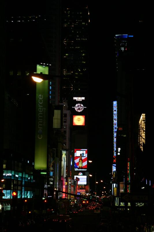 2006-05-07 20:51:24 ** New York ** Times Square bei Nacht.